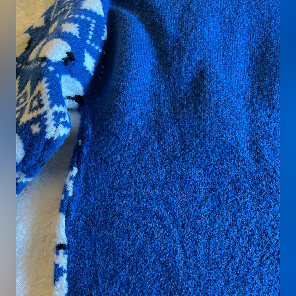 H&M Blue and White sheep patterned sweater - Picture 6 of 6
